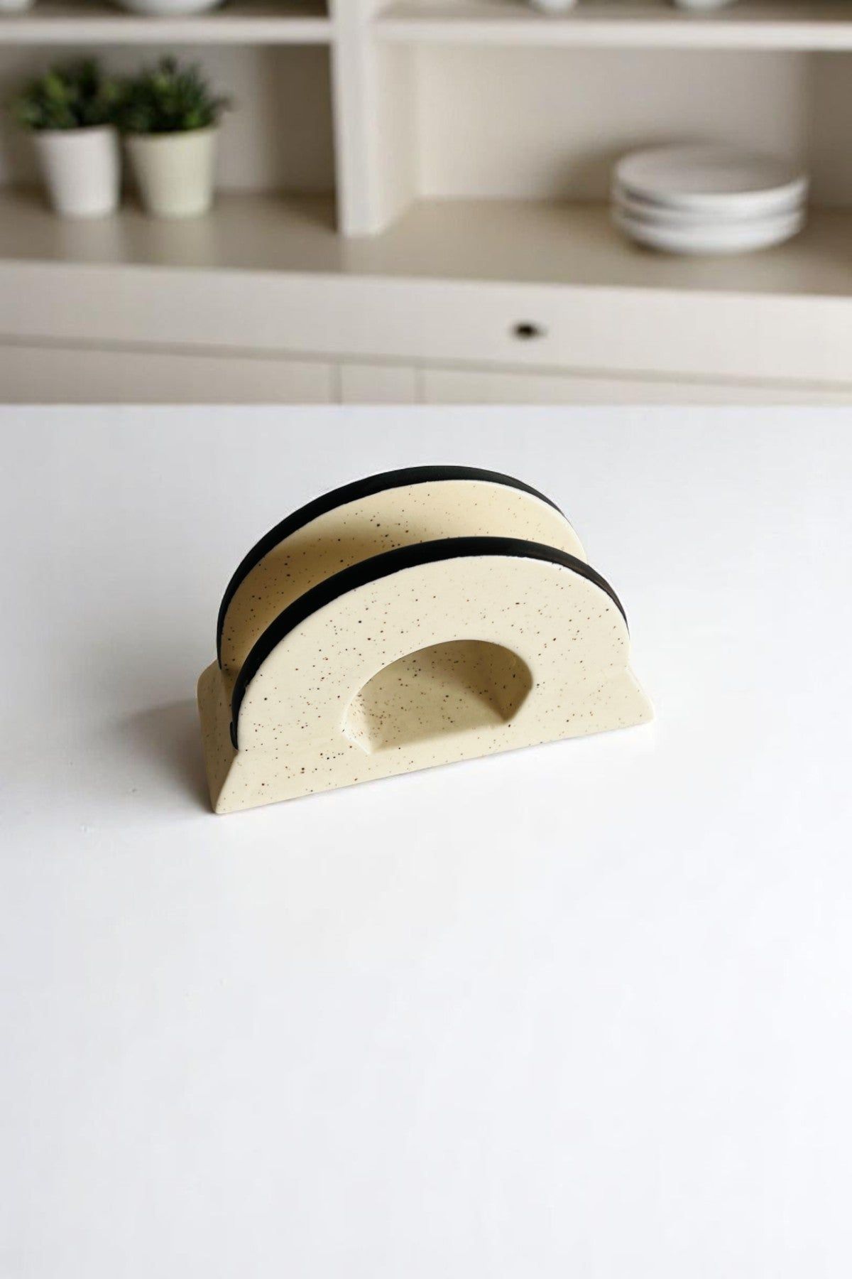 Monochrome Harmony Tissue Holder